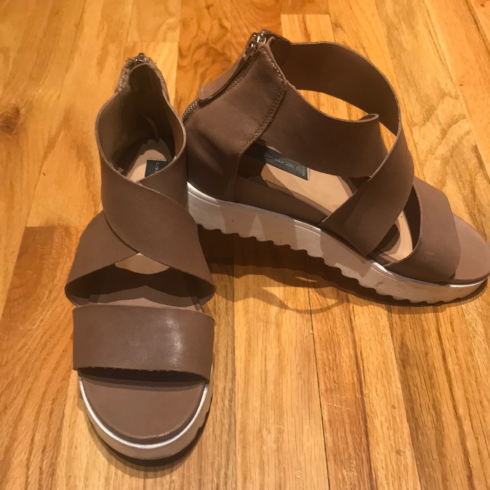 Pre-Owned Steve Madden Klein Platform Sandals